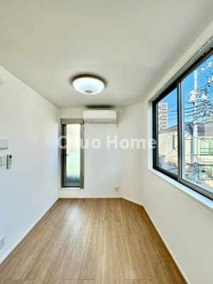 【子供部屋】 | 荒川区東日暮里3丁目中古住宅 | 【子供部屋】お子様を持つ家庭の約6割が「家族や子どものため」に購入を希望。入学後の転校を避け、広い空間でのびのび育てたいなどの親心が、家探しのきっかけになっているようです。