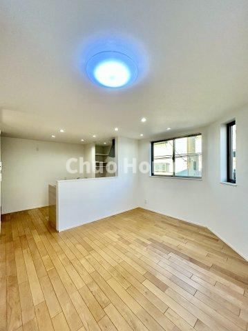 荒川区東日暮里3丁目中古住宅の居間・リビング|居間リビング