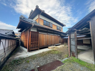 【駐車場】 | 積川町　中古戸建 | ローソンまで約170ｍ！ちょっとしたお買い物に便利ですね！