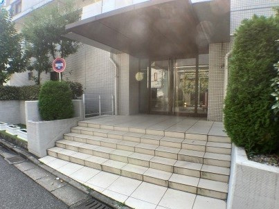 サンセール与野本町のエントランス