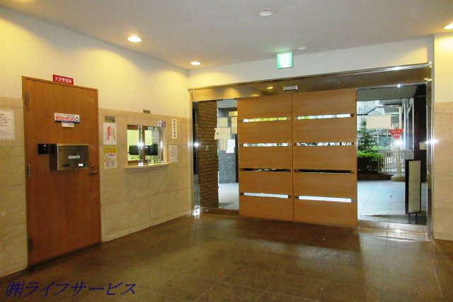 【エントランス】 | 新大阪グランドハイツ2号棟 | エントランスホール