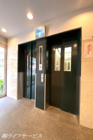 【エントランス】 | 新大阪グランドハイツ2号棟 | モニター付エレベーター２基有