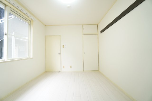 【洋室】 | レピュート高岡C | ※同物件・同タイプの写真です。