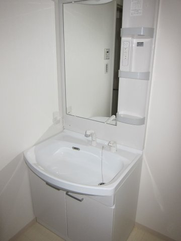 新潟市中央区本町通７番町の賃貸マンションの洗面所