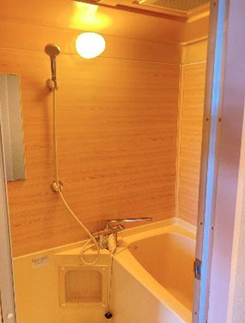 シンメイ志木マンションの浴室|暖かなオレンジライトが日々の疲れを癒してくれます