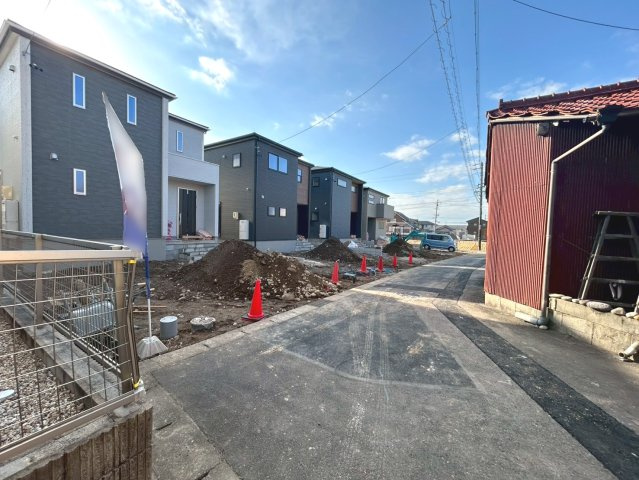 リーブルガーデン　一宮市千秋町加納馬場第7　全4区画分譲のバルコニー|バルコニーは南向きで洗濯物もよく乾きます！強度と表面積硬度を持つFPRで防水しています。