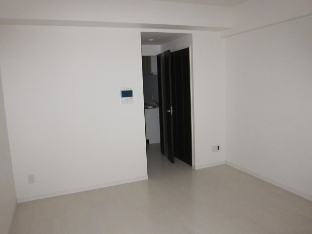 新潟市中央区本町通７番町の賃貸マンションの居間・リビング