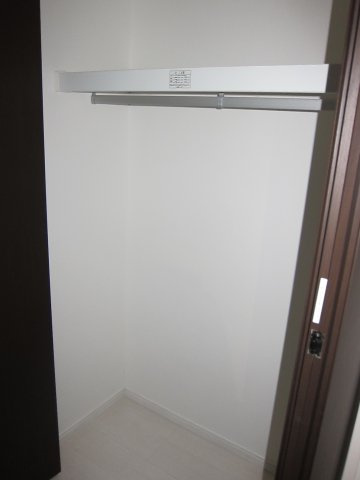 新潟市中央区本町通７番町の賃貸マンションの収納