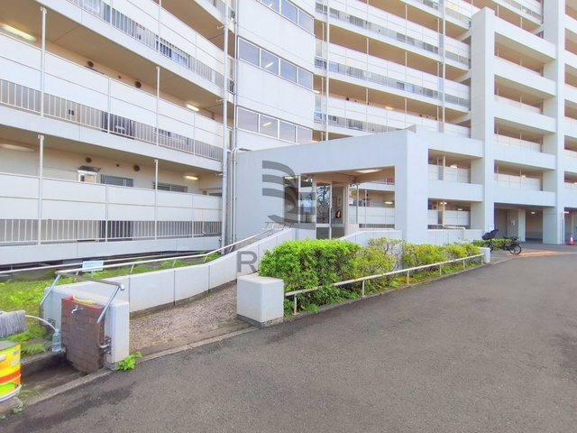 【エントランス】 | 保谷パークハウス　B棟 | 落ち着いた雰囲気のエントランスが、住まう方を優雅に迎えます