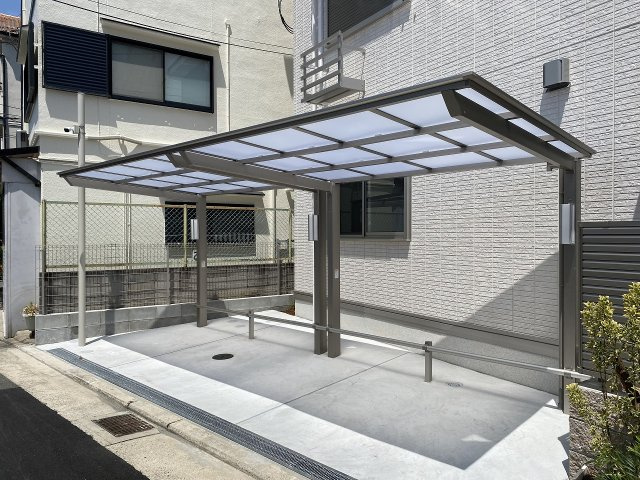 ソレイユ太子の駐車場