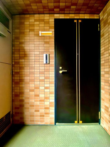 ゼファー熱海シーヒルズの玄関