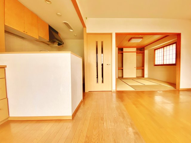 ゼファー熱海シーヒルズの居間・リビング