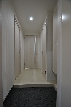 月光江波東弐番館の玄関