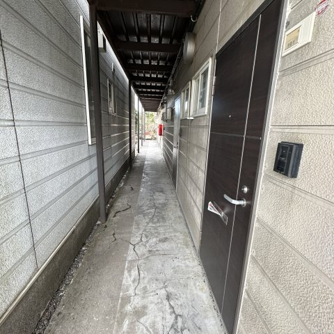 レインボーマンションのエントランス