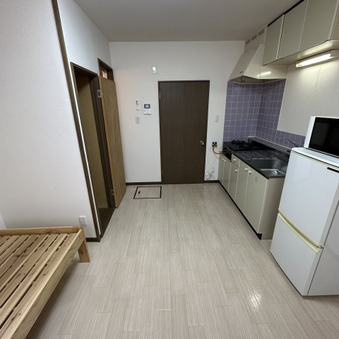 レインボーマンションの居間・リビング