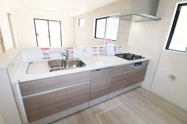 郡山市安積町笹川字北向　　  1号棟　　安積第3小学校、安積第2中学区　のキッチン