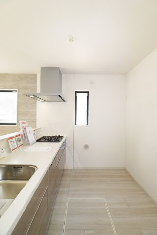 郡山市安積町笹川字北向　　  1号棟　　安積第3小学校、安積第2中学区　のキッチン