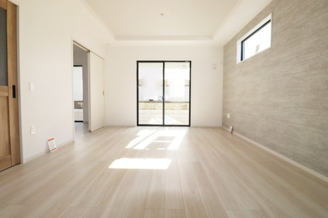 郡山市安積町笹川字北向　　  1号棟　　安積第3小学校、安積第2中学区　の居間・リビング