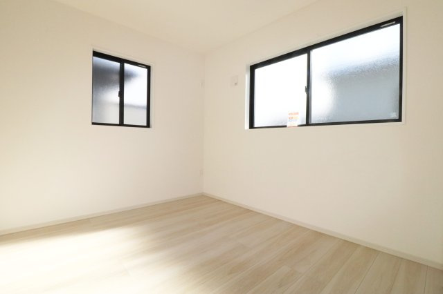 郡山市安積町笹川字北向　　  1号棟　　安積第3小学校、安積第2中学区　の洋室|２階洋室　５．２帖