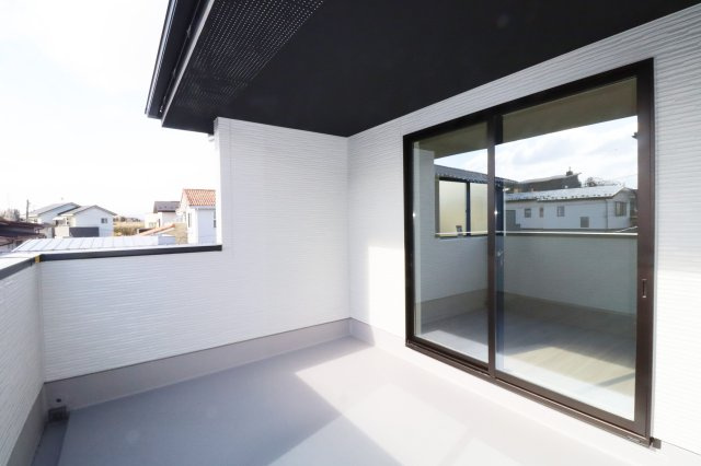 郡山市安積町笹川字北向　　  1号棟　　安積第3小学校、安積第2中学区　のバルコニー