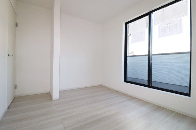 郡山市安積町笹川字北向　　  1号棟　　安積第3小学校、安積第2中学区　の洋室