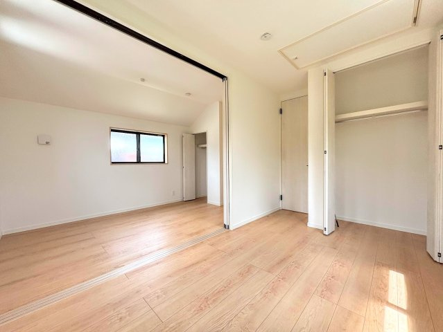 戸塚区舞岡町　新築戸建て　第1のその他|［モデルハウス］◆柔らかい陽光が差し込む明るいお部屋を演出する設計。彩光の取れる窓が気持ちの良いお部屋を創り上げます。
