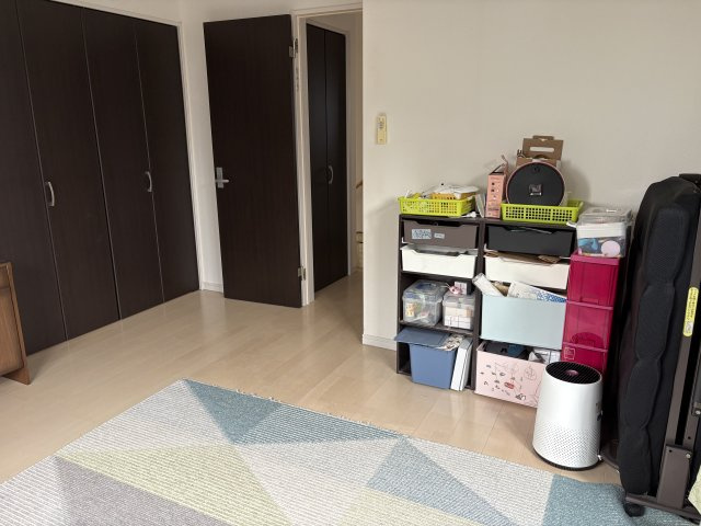  | 朝霞市根岸台7丁目　中古一戸建住宅（朝霞店） | 2025年11月撮影/7.5帖洋室
広々とした7.5帖！
便利な室内物干も設置されています。
全居室収納付きです◎