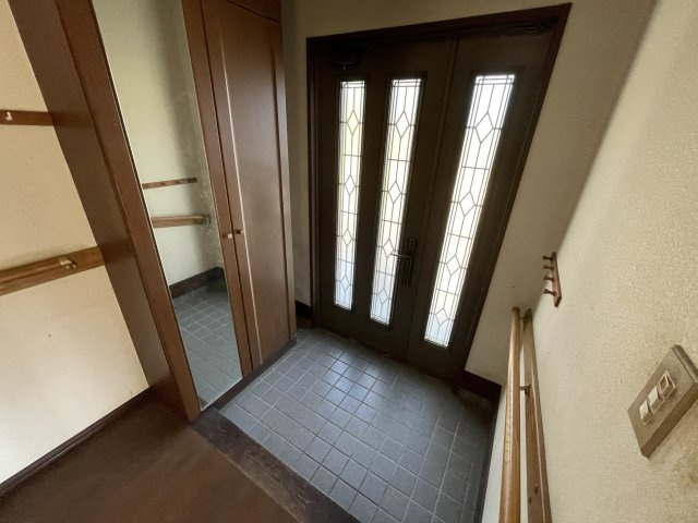 山武市埴谷1921売り戸建の玄関