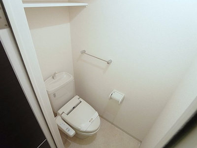 【トイレ】 | クレール久保 | 温水洗浄便座付きのトイレ