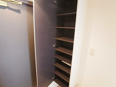 【玄関】 | クレール久保 | 玄関にはシューズＢＯＸも完備