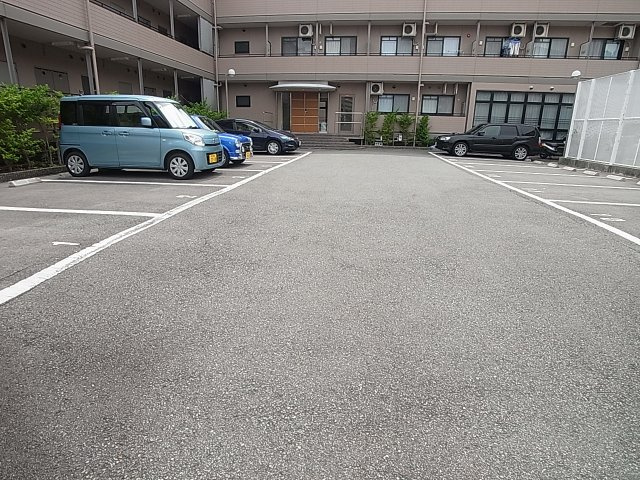 クレール久保の駐車場|駐車場