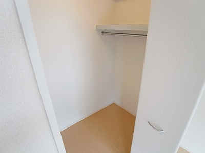 【収納】 | クレール久保 | 嬉しいウォークインクローゼット完備です