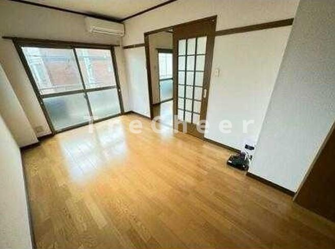 ツインリーブスの居間・リビング