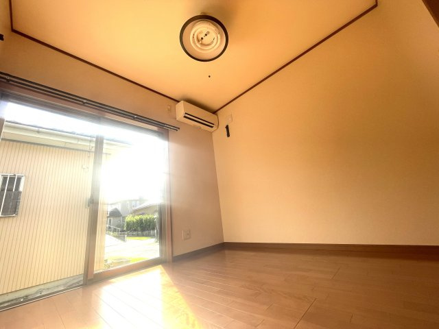 井桁貸家2号棟の洋室
