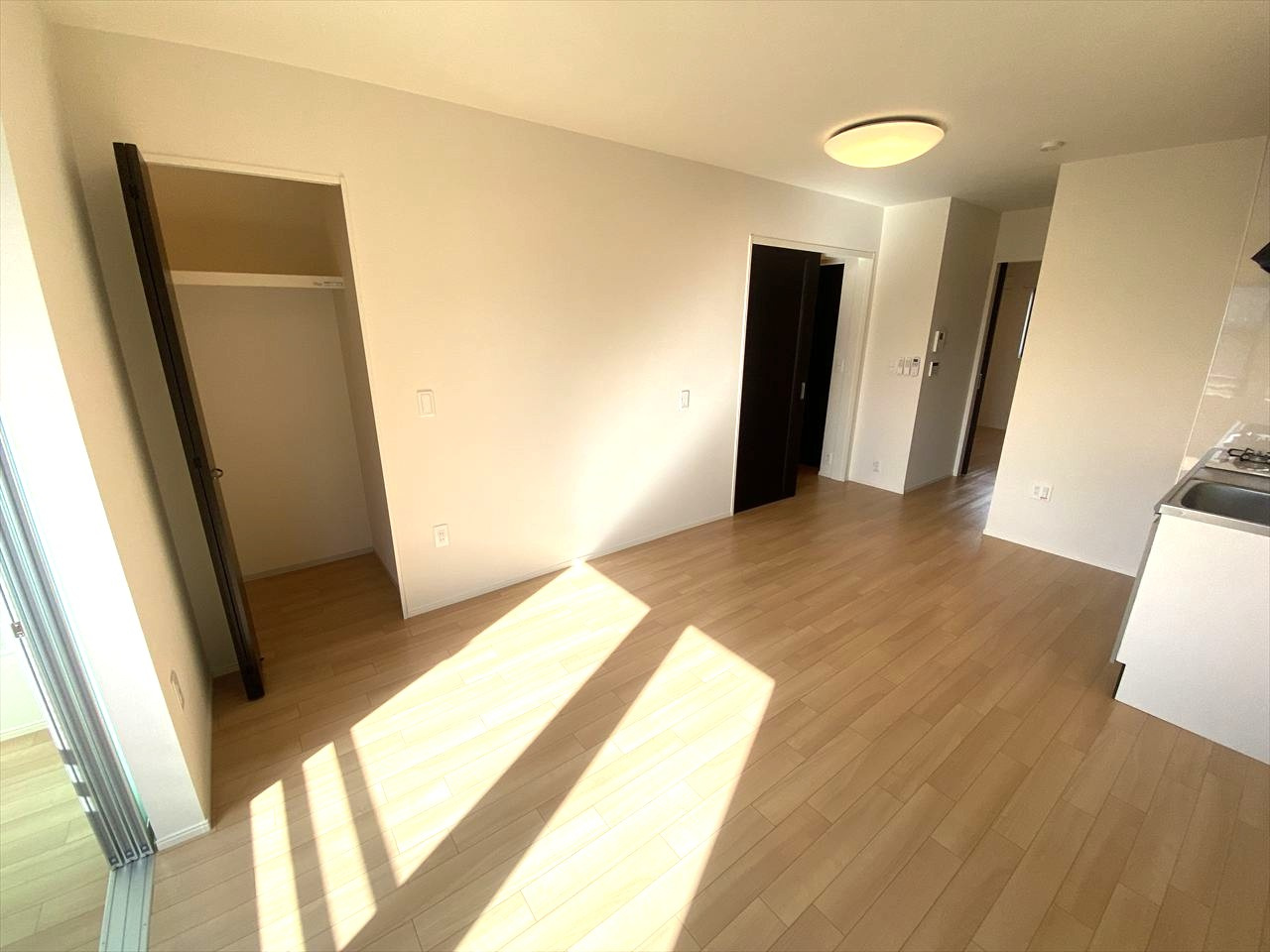 WBeCの居間・リビング