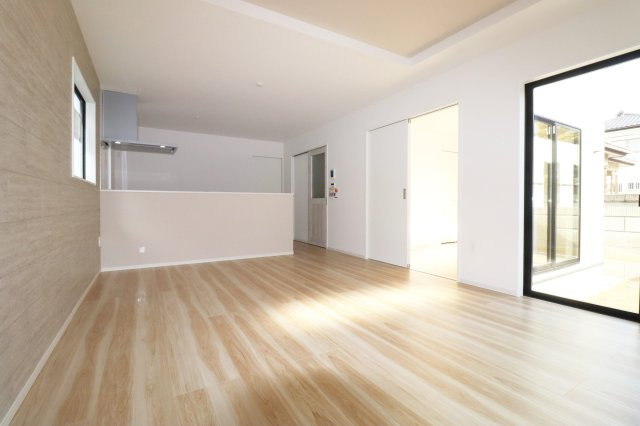 郡山市安積町笹川字北向　　  2号棟　　安積第3小学校、安積第2中学区　の居間・リビング