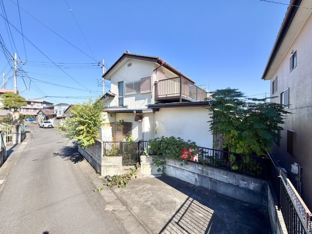 【中古戸建】前橋市六供町3丁目の外観|■外観｜土日のご見学はもちろん、平日・夜間のご案内も大歓迎です♪「今から見たい」や「仕事終わりに見たい」にもご対応できますのでお気軽にお問い合わせください♪