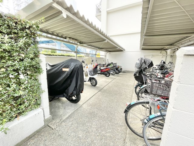 寝屋川東ファミリータウン北１番館の駐輪場