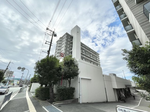 寝屋川東ファミリータウン北１番館の外観