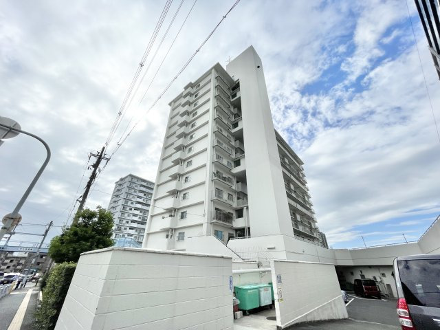 寝屋川東ファミリータウン北１番館の外観