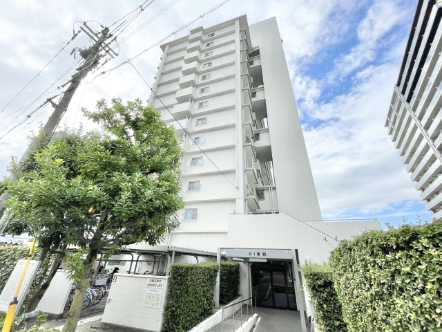 寝屋川東ファミリータウン北１番館の外観