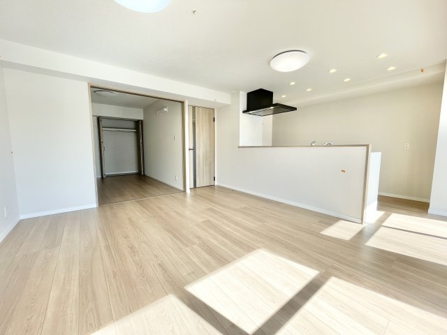 寝屋川東ファミリータウン北１番館の居間・リビング