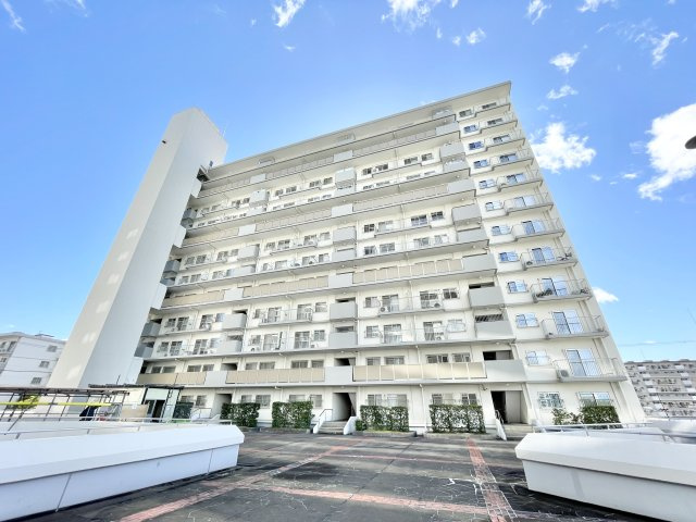 寝屋川東ファミリータウン北１番館の外観