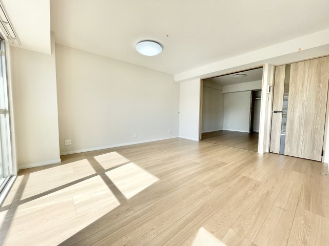 寝屋川東ファミリータウン北１番館の居間・リビング