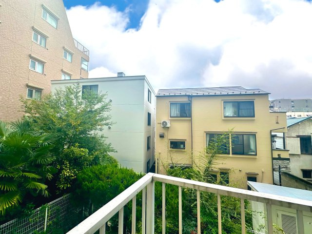 目白ガーデニアの展望|窓越しに広がる風景が、毎日の暮らしにやすらぎと彩りを優しく添えてくれます。