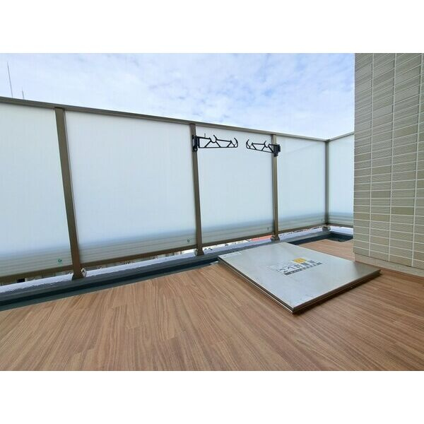 スプランディッド江坂DUEのバルコニー