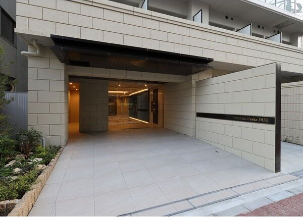 スプランディッド江坂DUEのエントランス