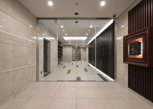 スプランディッド江坂DUEのエントランス