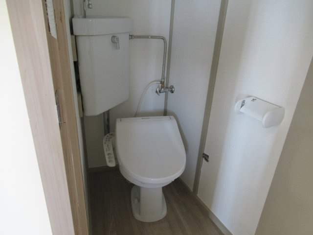 兵庫県公社　伊川谷（２）２号棟のトイレ|コンパクトで使いやすいトイレです