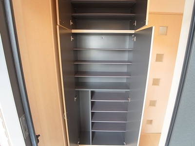 【玄関】 | フレエール谷上 | 大容量のシューズボックス